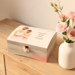 Poklon za krizmanu kumu – personalizirana kutija uspomena