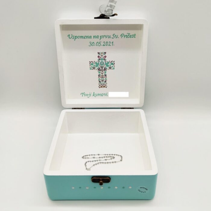 Personalizirana kutija savršeni je poklon za krštenja, Pričest, rođendan. Ručni rad, nosi rukom pisan i odabran citat baš za osobu kojoj darujete
