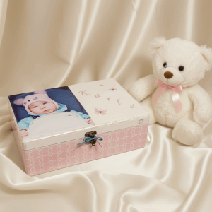 personalizirana kutija uspomena s fotografijom djeteta i imenom
