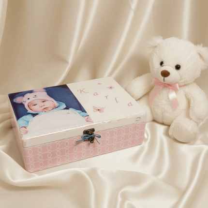 personalizirana kutija uspomena s fotografijom djeteta i imenom