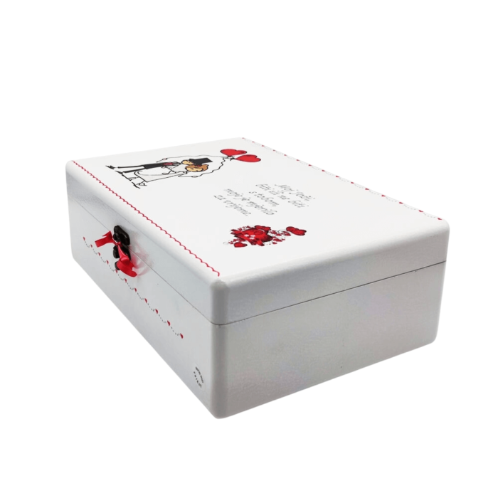 Personalizirana Kutija uspomena poklon je za vjenčanje, godišnjice. Kutija je ručni rad, nosi rukom pisan i pomno odabran citat.