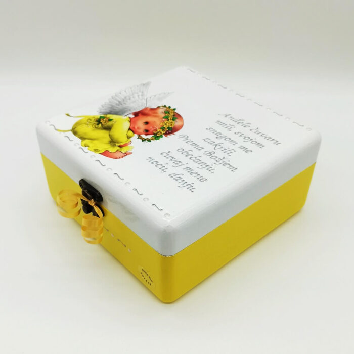Personalizirana Kutija uspomena poklon je za sve prigode. Kutija je ručni rad, nosi rukom pisan i pomno odabran citat baš za osobu kojoj darujete