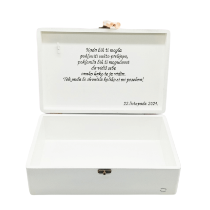 Personalizirana Kutija uspomena poklon je za krštenja. rođenja djeteta. Kutija je ručni rad, nosi rukom pisan citat baš za osobu kojoj darujete