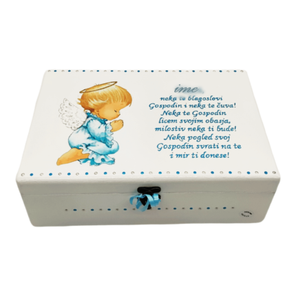 Personalizirana Kutija uspomena poklon je za djevojačku večer. Kutija je ručni rad, nosi rukom pisan i pomno odabran citat baš za osobu kojoj darujete