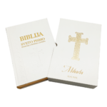 Personalizirana Biblija u velikom formatu s tvrdim uvezom, zlatorezom i crnom kutijom kao cjeloživotna uspomena na primanje sakramenta krizme, vjenčanja ili useljenja u novi dom