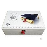 Personalizirana kutija uspomena za diplomu s imenom, datumom promocije i akademskim motivima