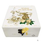 Personalizirana kutija uspomena za krštenje – bijela kutija s natpisom „Od danas sam dijete Božje