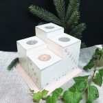 adventski svijećnjak bijeli sa srebrnim rubom – ručni rad s rukom pisanim tekstom NADA RADOST LJUBAV VJERA