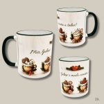 Božićna šalica s prigodnim motivom i blagdanskim ilustracijama.