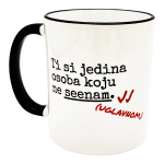 Bijela keramička šalica s crnom ručkom i natpisom Ti si jedina osoba koju ne vidiš uglavnom smiješan poklon za dečka ili curu.