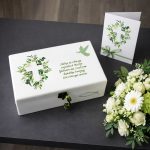 ručno rađena drvena kutija uspomene rukom pisana poruka