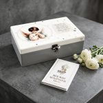 Poklon set za pričest – kutija uspomena i molitvenik (dječak)